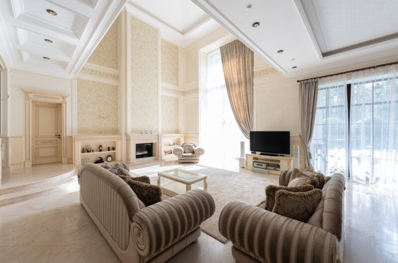 Möchten Sie Ihr Wohnzimmer gemütlich und dazu noch elegante einrichten, damit es eine echte Wohlfühloase für Ihre Familie wird?